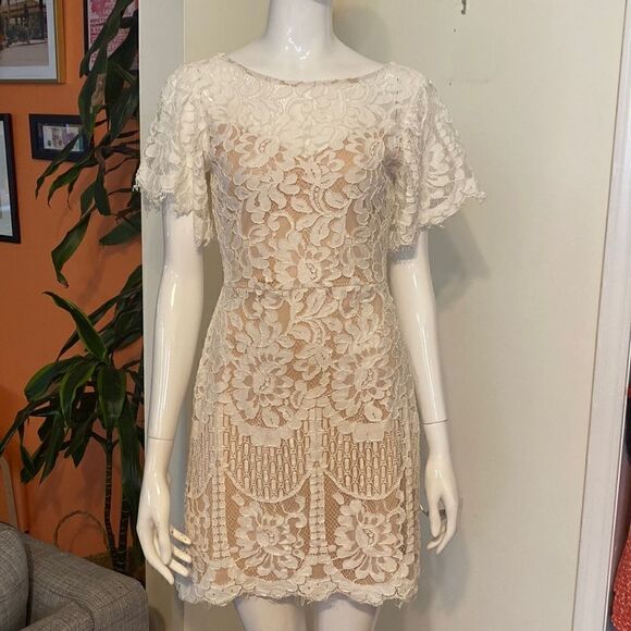 Lulus Pearson White Lace Short Sleeve Dress Size Small - Picture 5 of 16